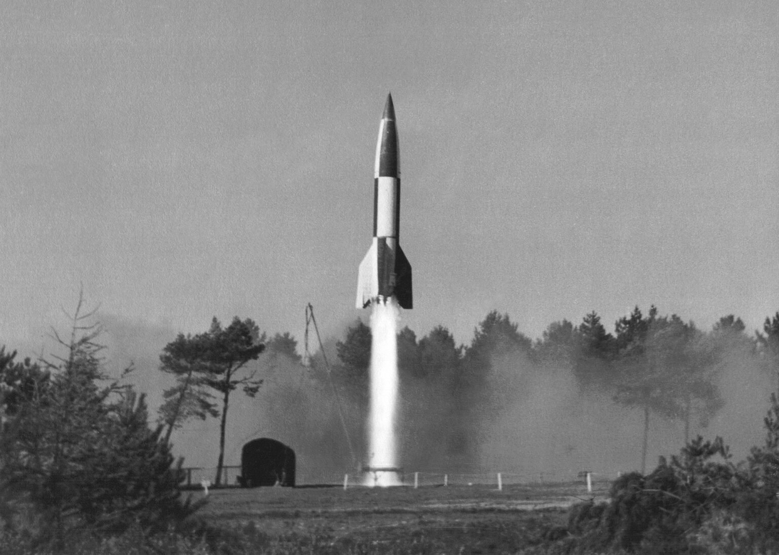 Qual foi o primeiro foguete da história? | Dobra Espacial
