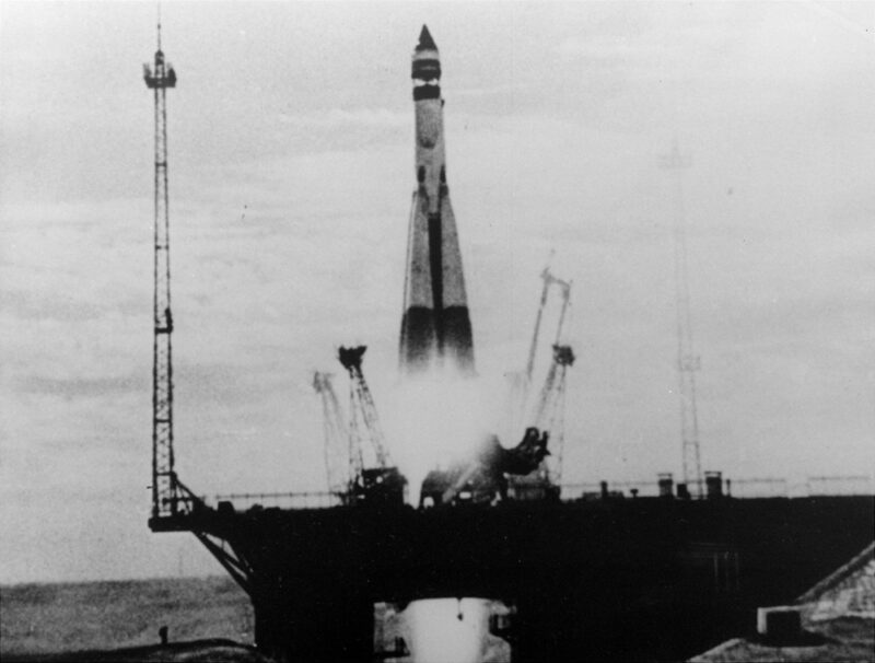 Qual foi o primeiro foguete da história? | Dobra Espacial